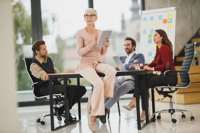Business Woman. Verantwortliche für App und Geschäftsprozess benennen